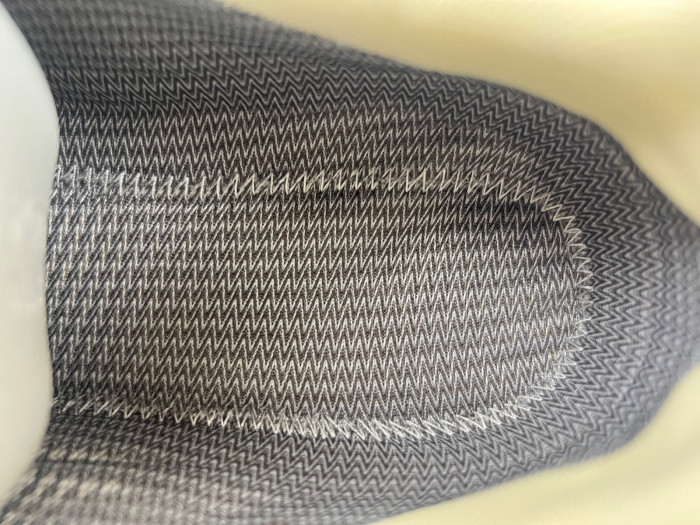 LV TRAINER SNEAKER LVT-000630