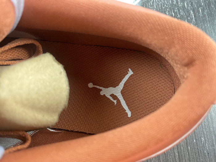 Jordan 1 Low Sky J Orange DC0774-080