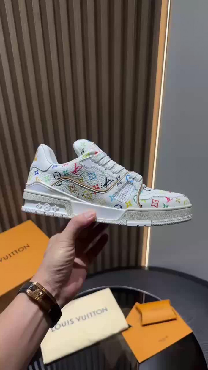 LV TRAINER SNEAKER LVT-000610