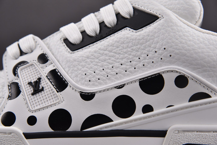 LV SNEAKER LV-000141