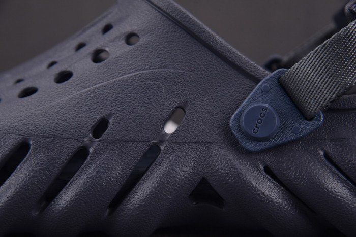 Cr*0*s x salehe bembury c00018