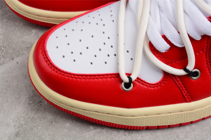 Air Jordan 1 Low “Chicago”