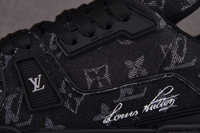 LV SNEAKER LV-000096