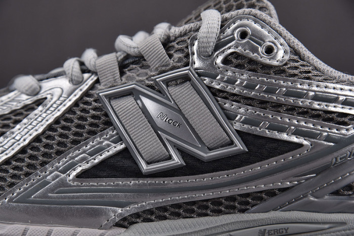 NEW BALANCE SNEAKER NB105