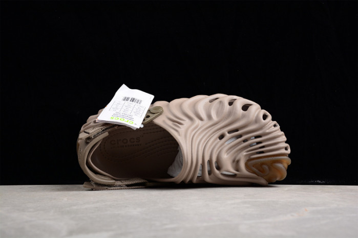 Cr*0*s x salehe bembury c00004