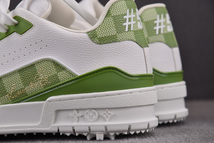 LV TRAINER SNEAKER LV-000590