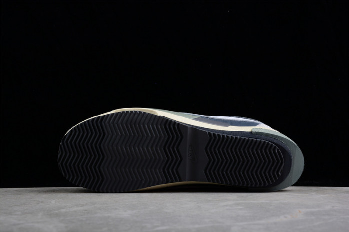 Kaws x Sacai x Nk Zoom Cortez 4.0 DQ0581-001