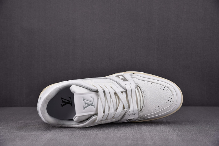 LV SNEAKER LV-000102