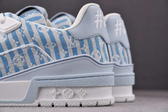 LV SNEAKER LV-000111