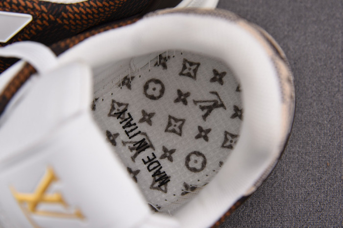 LV SNEAKER LV-000127