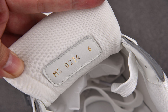 LV TRAINER SNEAKER LV-000576