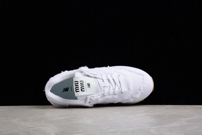 NEW BALANCE SNEAKER 010