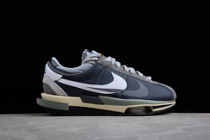 Kaws x Sacai x Nk Zoom Cortez 4.0 DQ0581-001