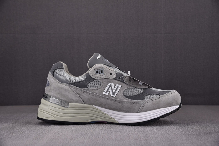 NEW BALANCE SNEAKER NB070
