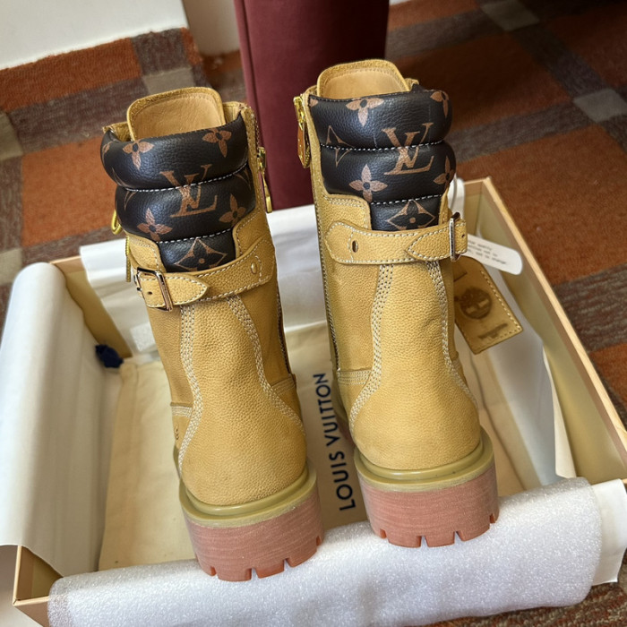 LV BOOTS L000023