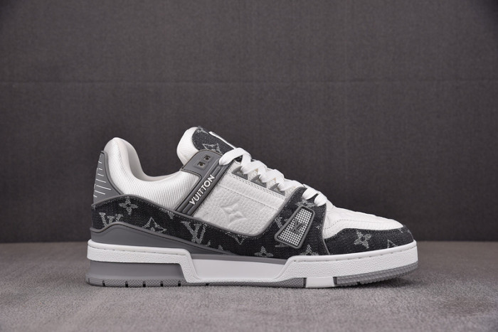 LV TRAINER SNEAKER LV-000576