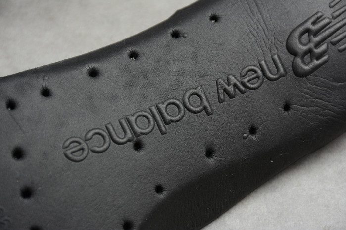 NEW BALANCE SNEAKER 001