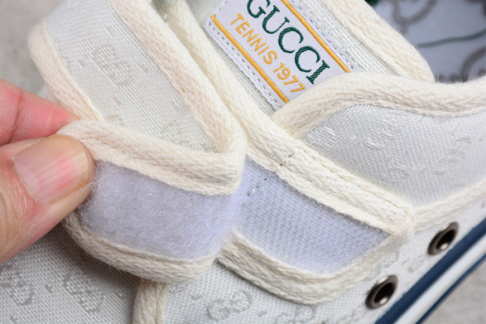 G*u*i* trainer sneaker 81