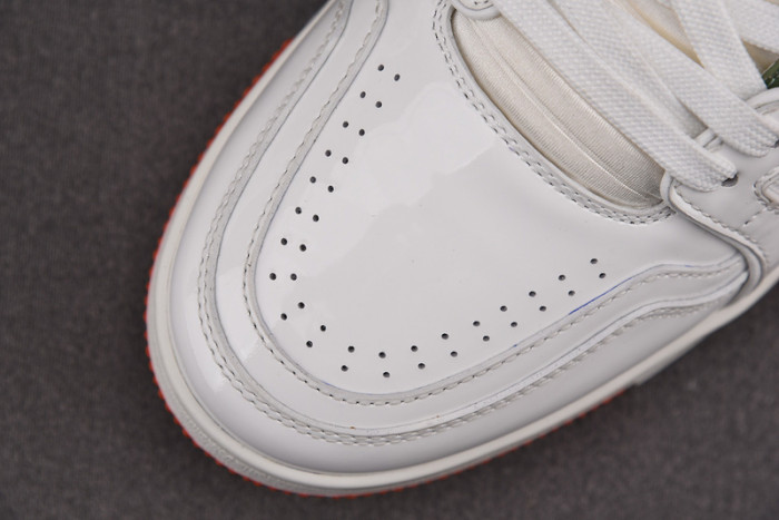 LV SNEAKER LV-000097