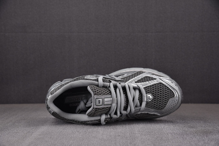 NEW BALANCE SNEAKER NB105