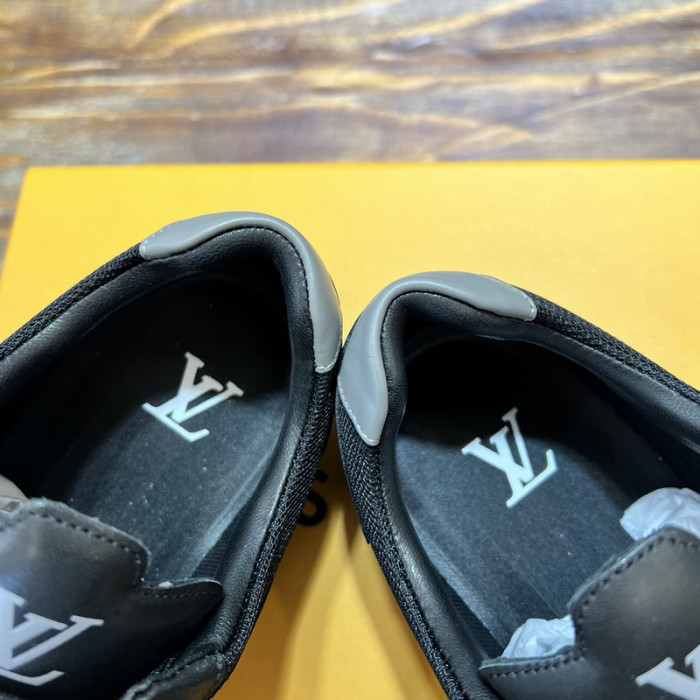 LV SNEAKER LV-000537