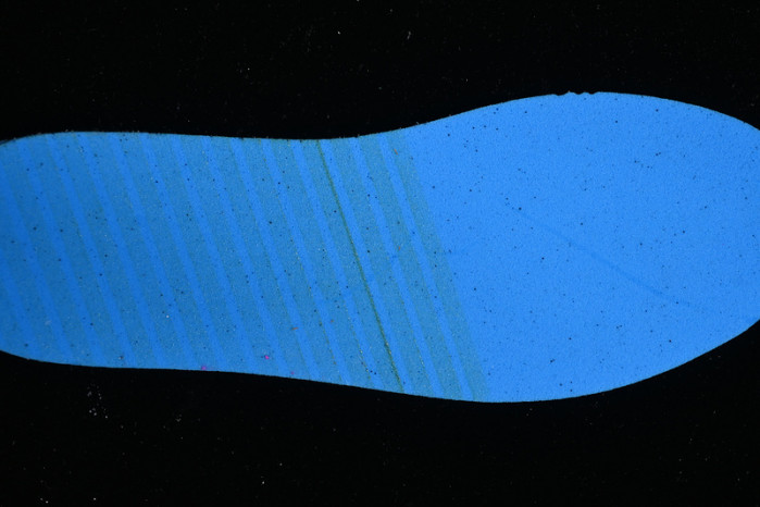 Jordan 1 Low Fire Pink (GS) FV8486-600