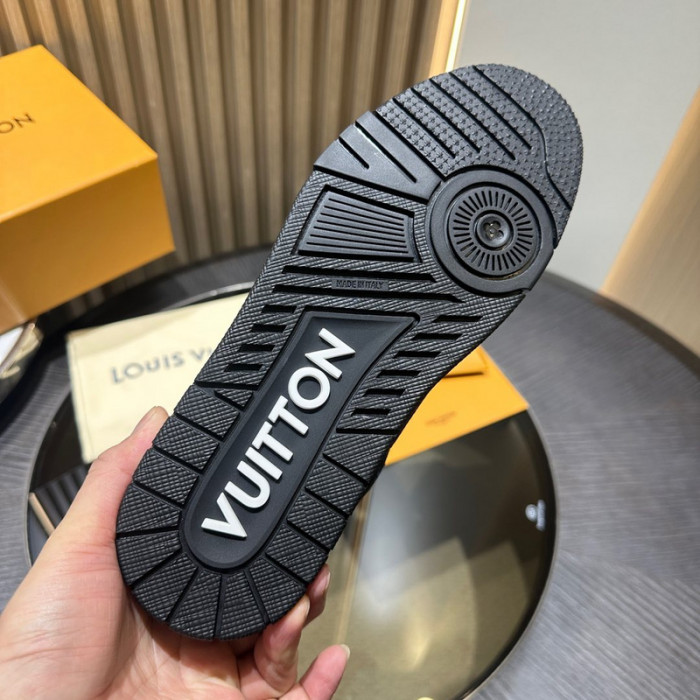 LV TRAINER SNEAKER LVT-000611