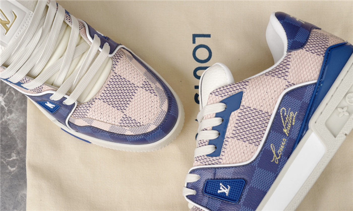 LV SNEAKER LV-000155