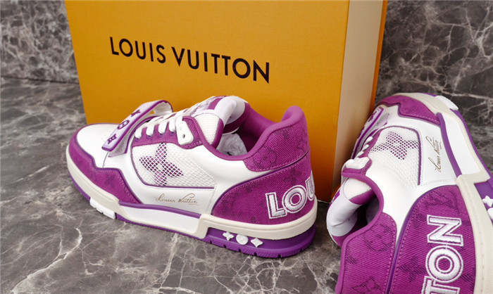 LV SNEAKER LV-000158