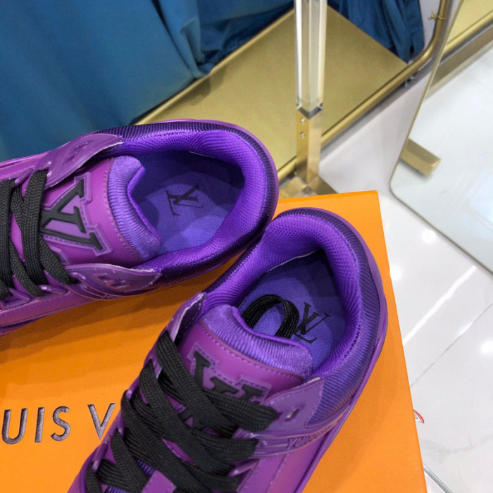 LV SNEAKER LV-000319