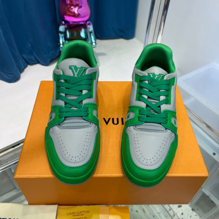 LV SNEAKER LV-000377