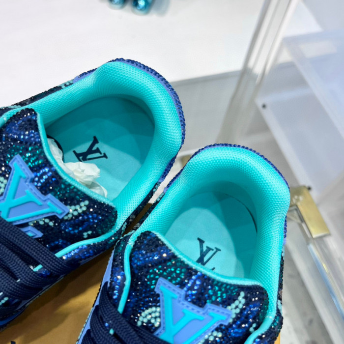 LV SNEAKER LV-000399