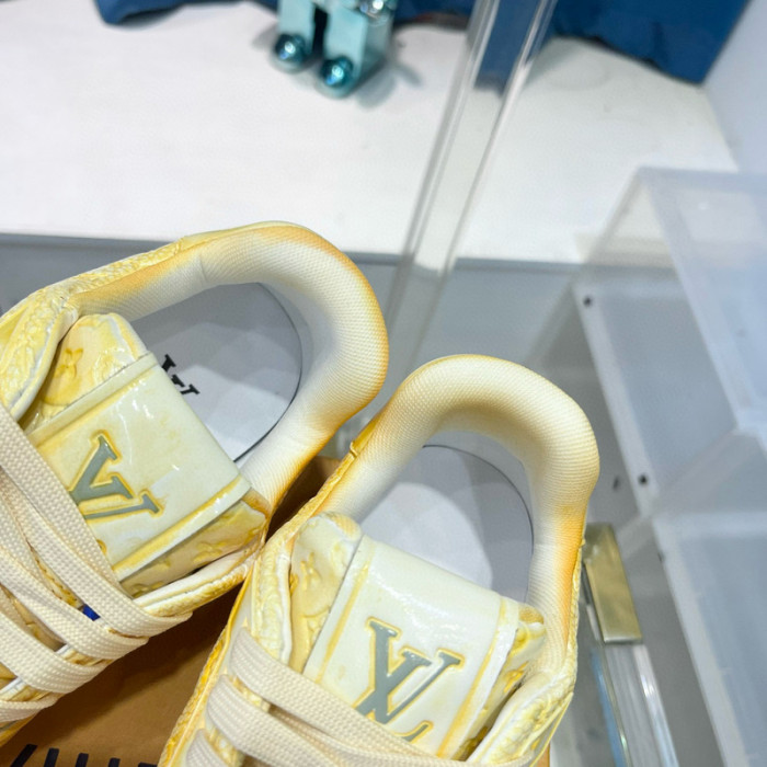 LV SNEAKER LV-000426