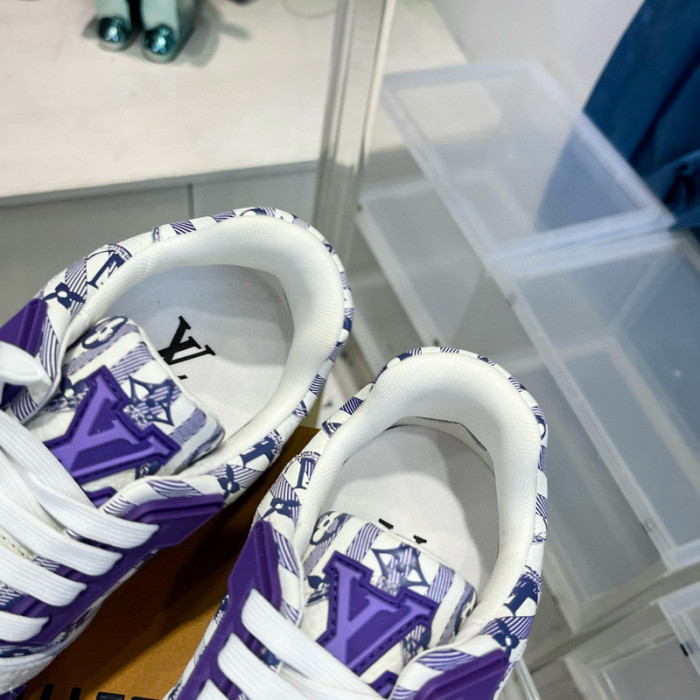 LV SNEAKER LV-000439