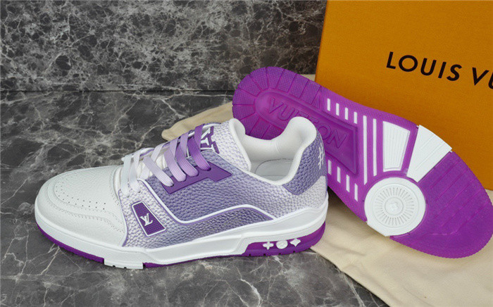 LV SNEAKER LV-000252