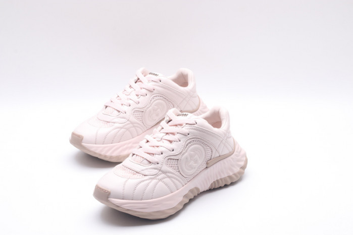 G*u*i* trainer sneaker117