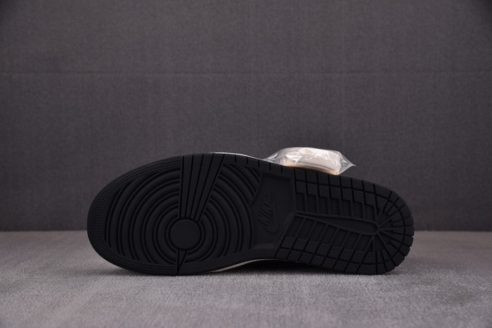 Air Jordan 1 Low OG “Mocha” CZ0790-102