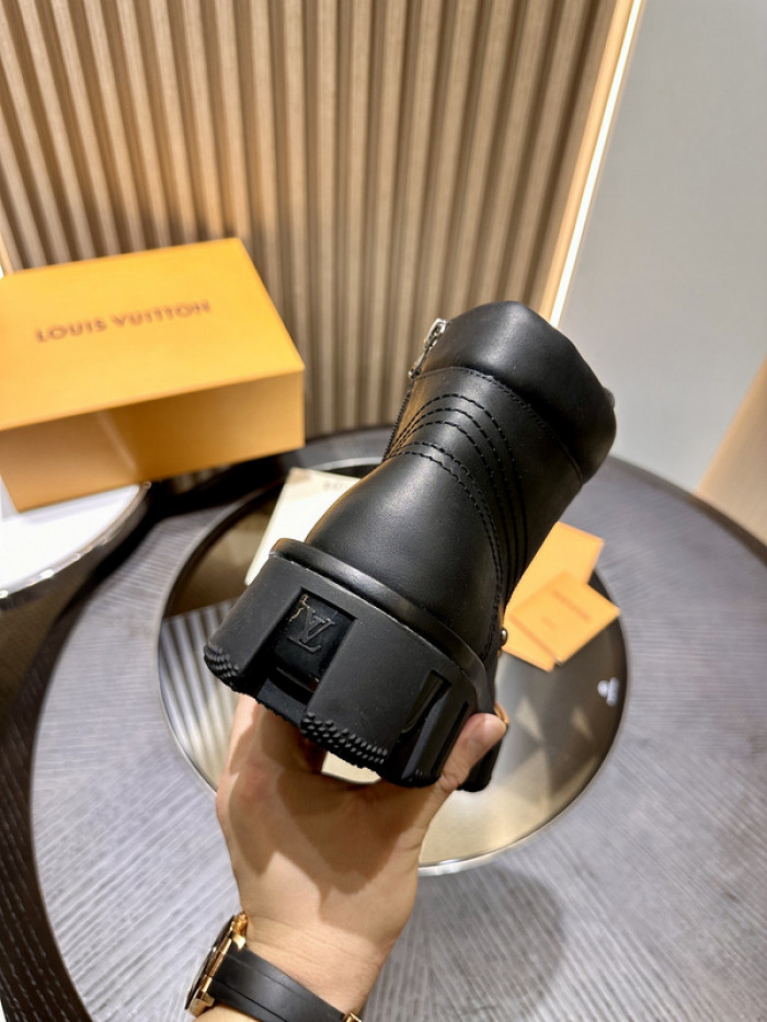 LV BOOTS L000026