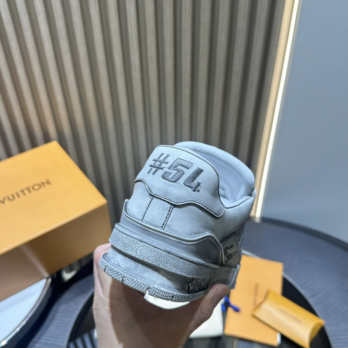 LV TRAINER SNEAKER LV-000601