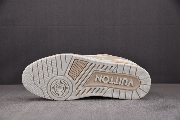 LV TRAINER SNEAKER LV-000587