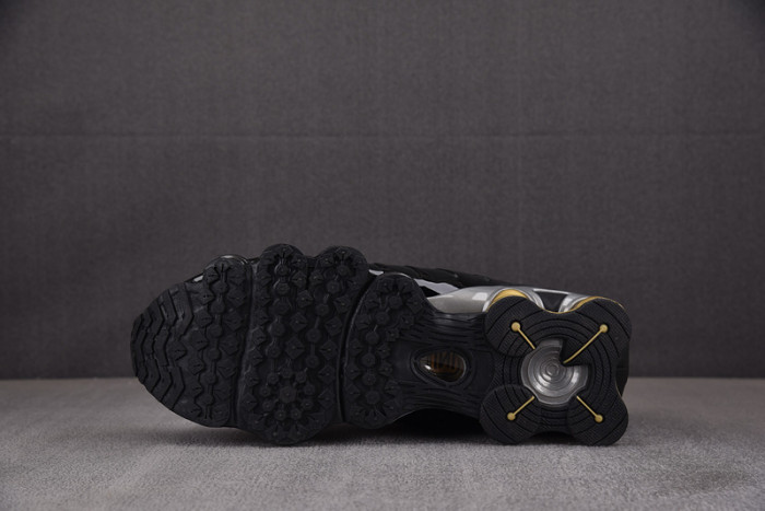 NIKE Neymar Jr. x Shox TL 