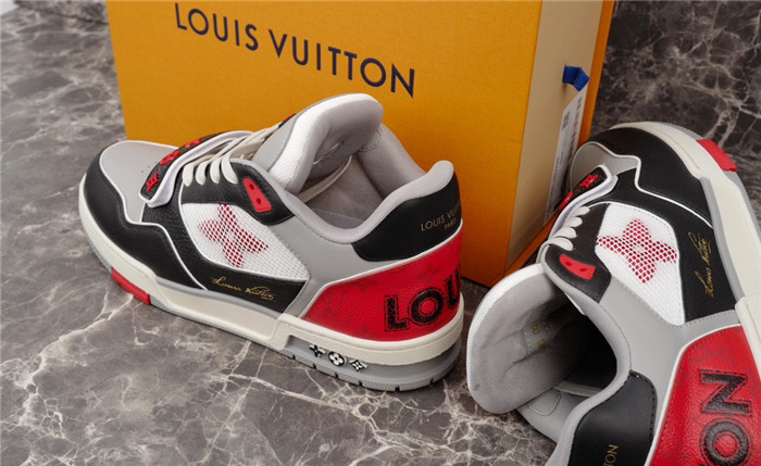 LV SNEAKER LV-000157