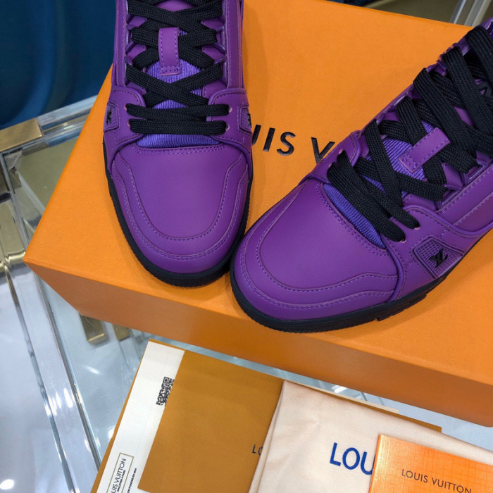 LV SNEAKER LV-000319