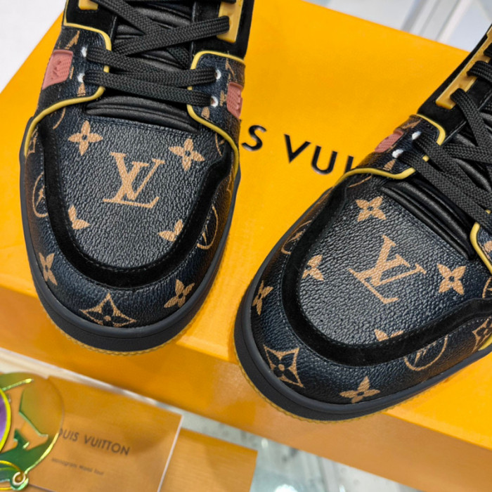 LV SNEAKER LV-000350