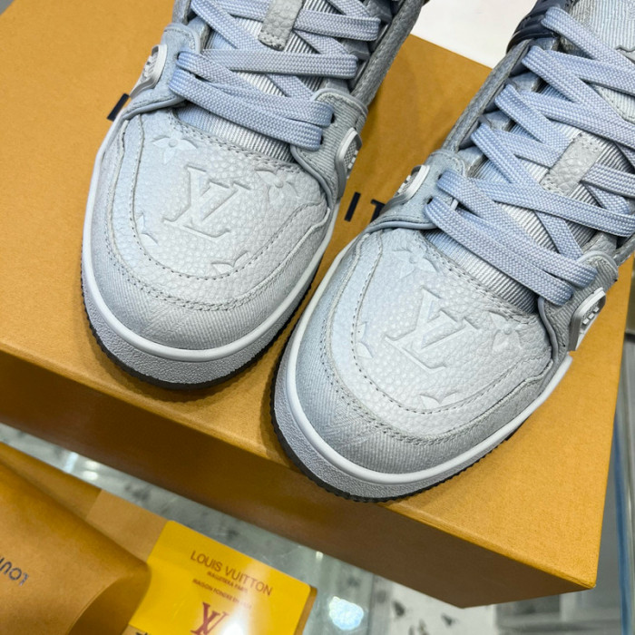 LV SNEAKER LV-000419