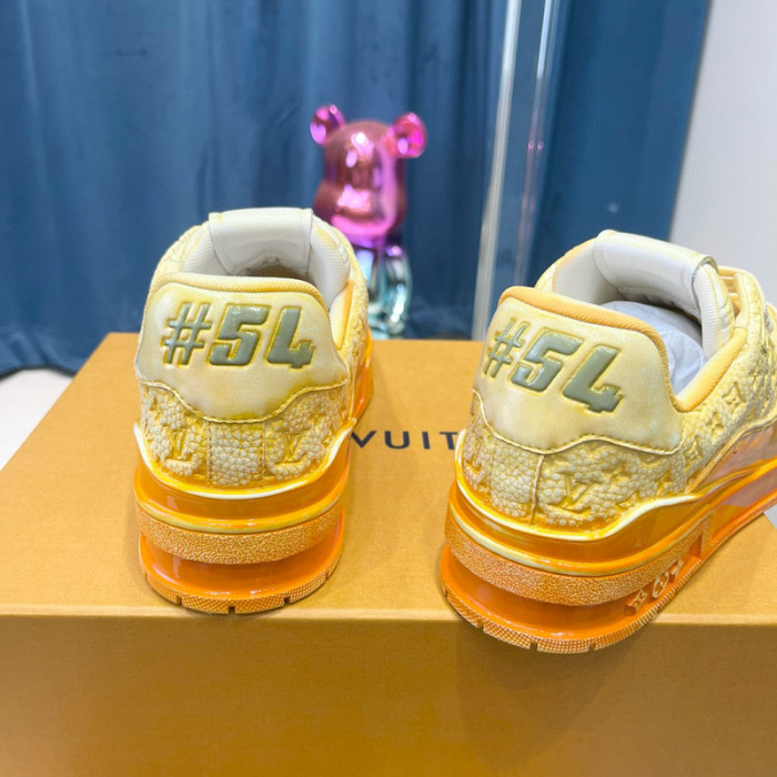 LV SNEAKER LV-000426