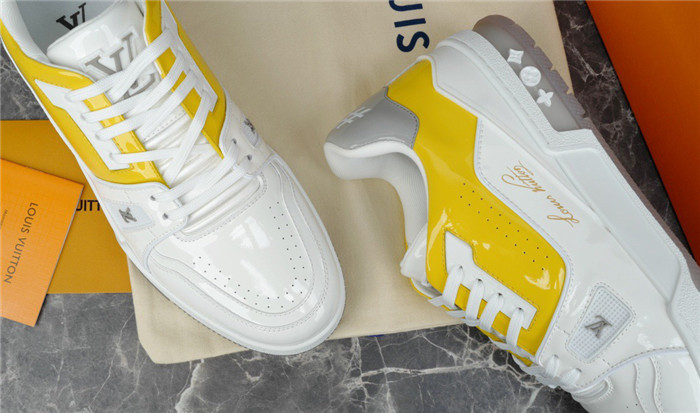 LV SNEAKER LV-000231