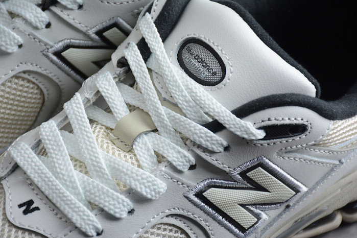 NEW BALANCE SNEAKER 007