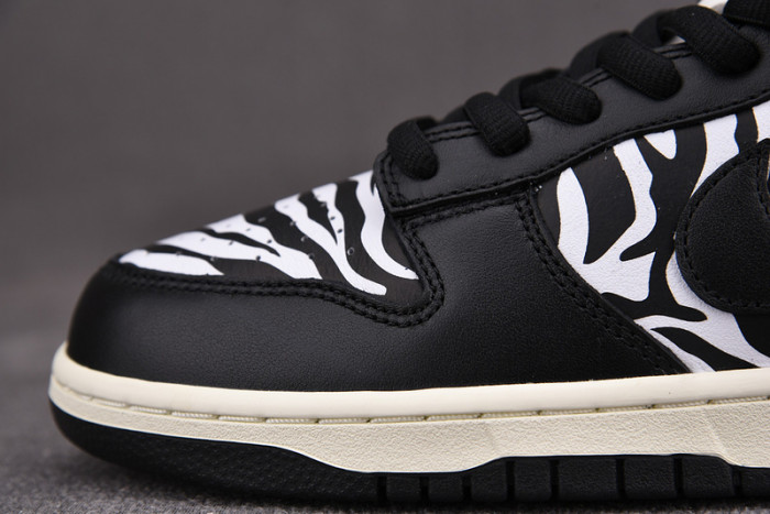 Quartersnacks x Nike SB Dunk Low DM3510-001