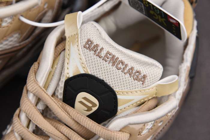 RUNNER SNEAKER RS058